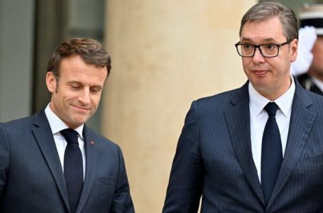 Macron razgovarao s Vučićem: Dijalog jedini način za izlazak iz političke krize