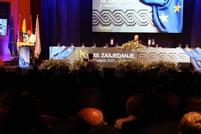 Burno na sjednici HNS-a: Oduzeta riječ izaslaniku jer je kritikovao "vođu"