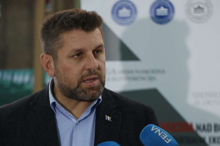 Duraković: Zajedničko obilježavanje dana državnosti Srbije i RS udar na suverenitet BiH