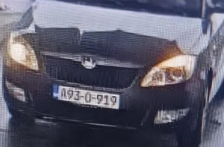Ovo je automobil kojim je pobjegao Selimović, za njim se još traga
