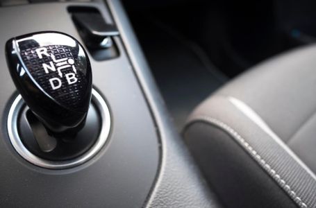 Znate li šta znači oznaka B na automatskim mjenjačima kod novijih automobila?