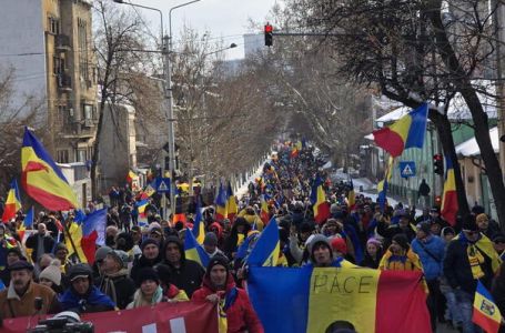 Hiljade Rumuna na mitingu podrške populisti Georgescuu
