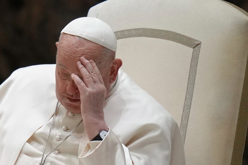 Nema naznaka poboljšanja: Papa i dalje u kritičnom stanju
