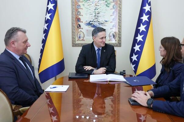 Bećirović upozorio ambasadoricu Italije: Nužna reakcija na prijetnje iz RS-a