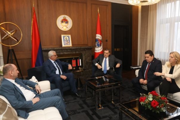 Mandić i Knežević u Banjaluci u posjeti Dodiku