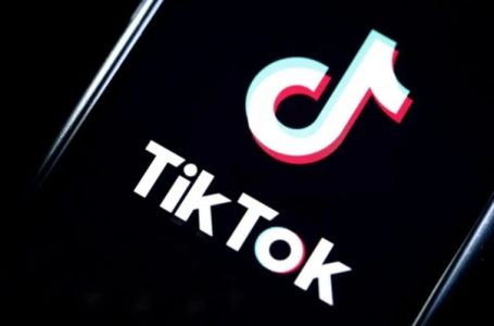 Širi se novi opasni TikTok izazov, mladi se takmiče ko će popiti više PARACETAMOLA