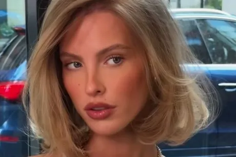 Ovo je jedina frizura za žene 50+ sa efektom zatezanja lica, koja momentalno podmlađuje