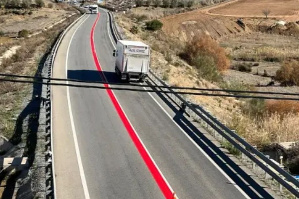 Španci na "cestu smrti" postavili crvenu liniju: Evo čemu služi