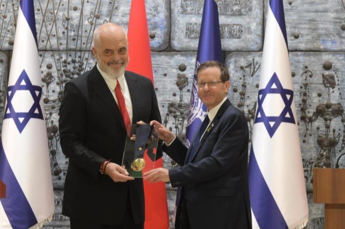 Predsjednik Izraela odlikovao albanskog premijera Ramu najvišim civilnim odlikovanjem