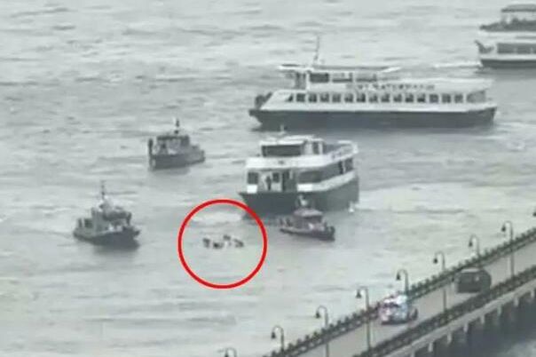 Srušio se helikopter u New Yorku, ima žrtava