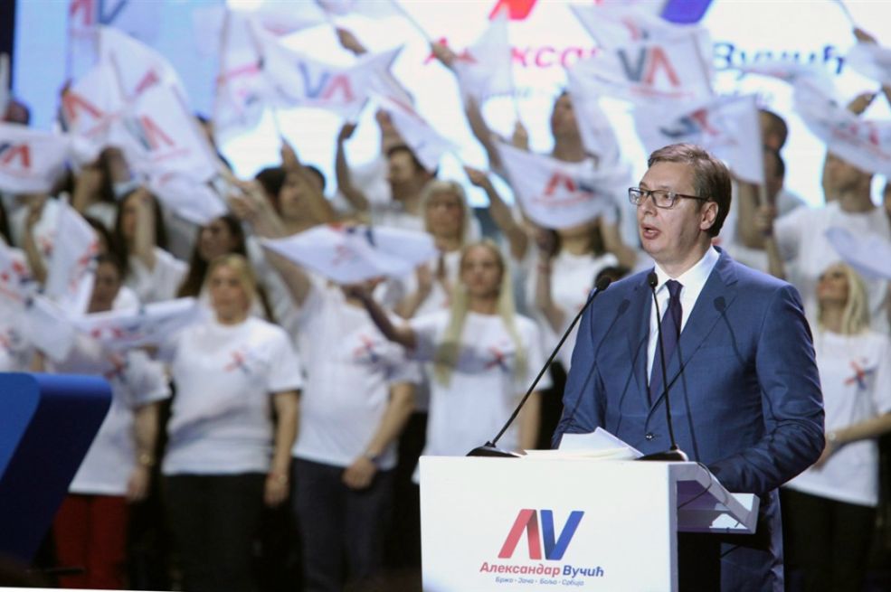 "Seoski sajam u centru Beograda: Šatori, ugljen i pauk vozila pred Vučićev miting"