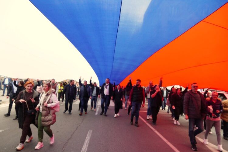 Vučić kaže „najveća zastava u historiji“: IPAK NIJE, EVO KOJA JE I KAD BILA DUŽA