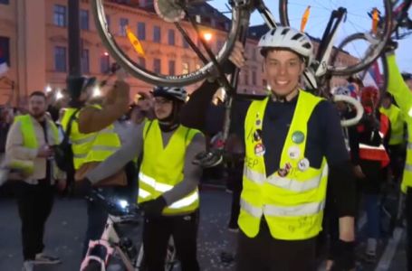 Svečani doček srbijanskih studenata biciklista u Minhenu