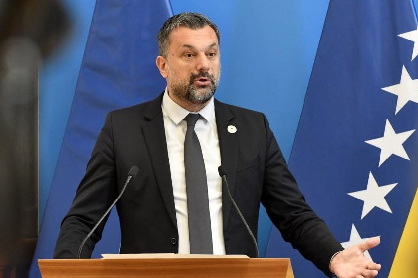 KONAKOVIĆ OŠTRO NAPAO KOMŠIĆA: "Njegova izjava je sramotna"