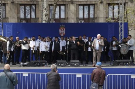 NAJNOVIJA INFORMACIJA SA VUČIĆEVOG SKUPA: Evo ko je napadnut