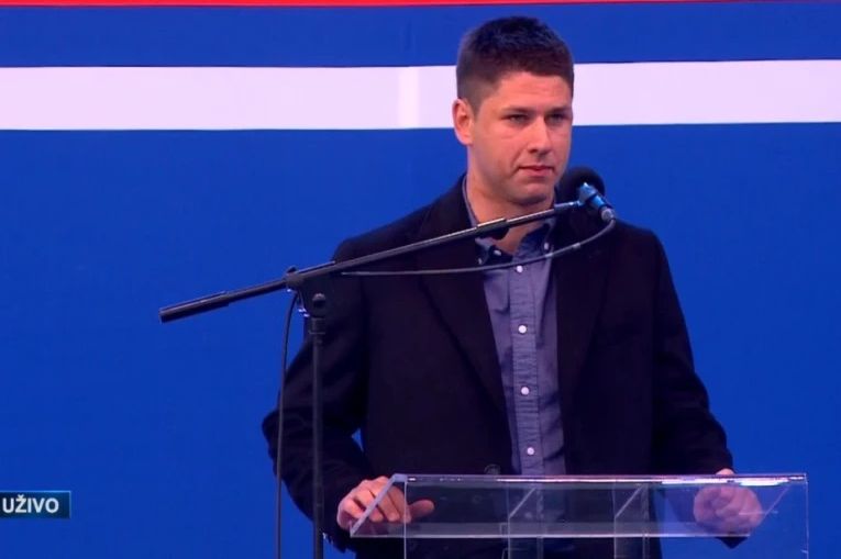 ĆACI SE OBRATIO NA VUČIĆEVOM SKUPU: Spomenuo Doboj i RS