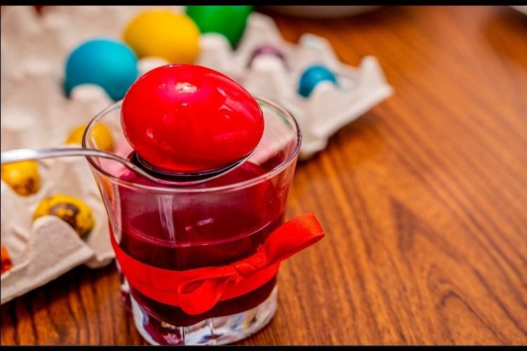 Imaćete najljepša crvena jaja za Uskrs: Potrebna su vam samo 3 jeftina sastojka iz kuhinje