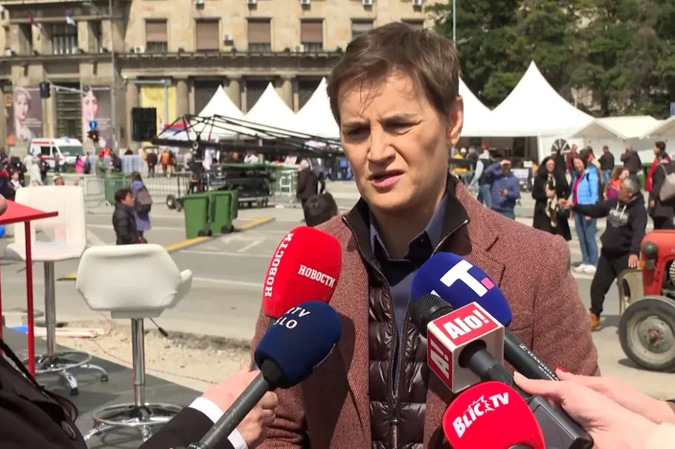 ŠOKANTAN LAPSUS: Brnabić htjela da bude mudra, a završila kao viralna sprdnja! (VIDEO)