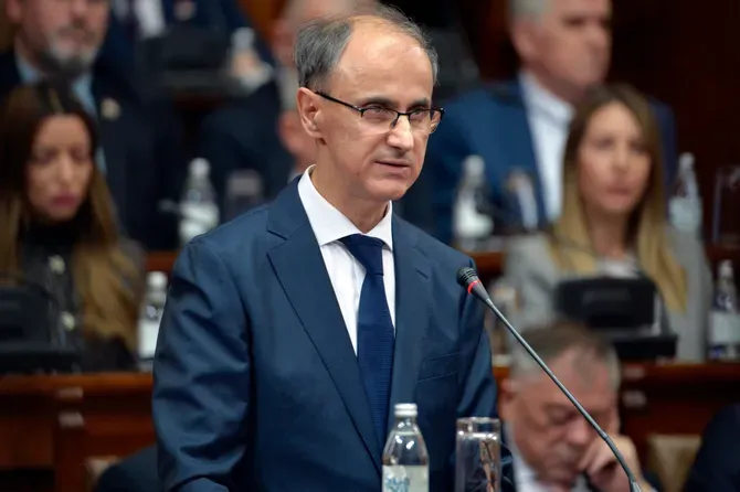 "Srbija u okovima laži: Macutov neodržani govor"