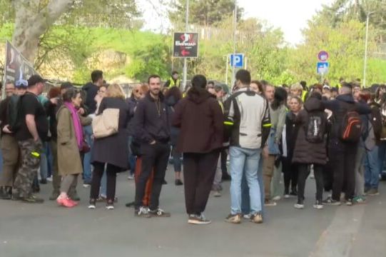 "Pumpaj do pobjede: RTS u blokadi, vlast ćuti – studenti ne!"