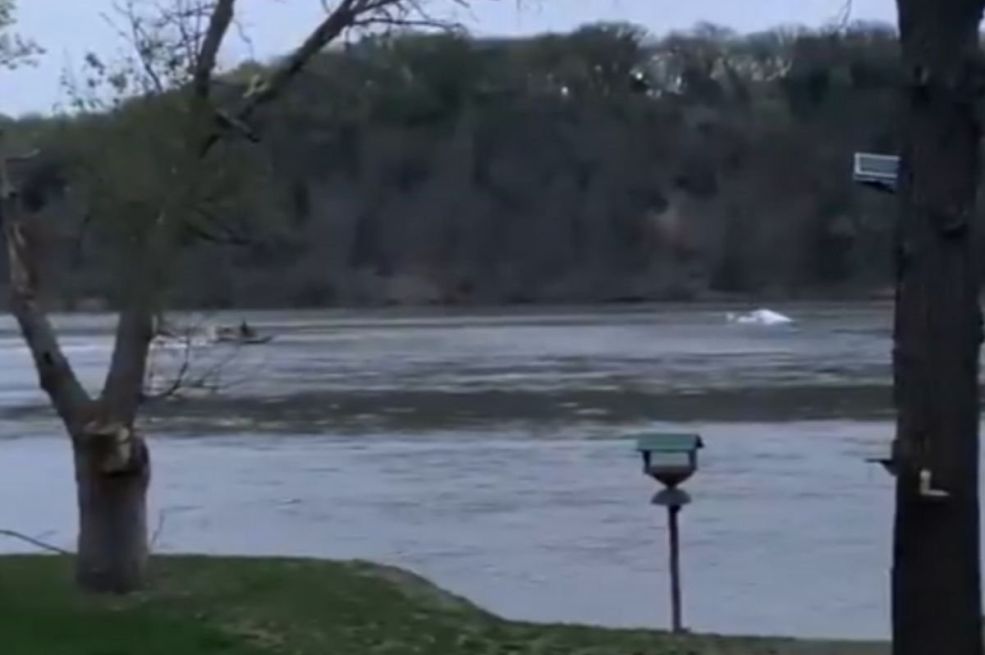 Tri osobe izgubile život u padu malog aviona u rijeku