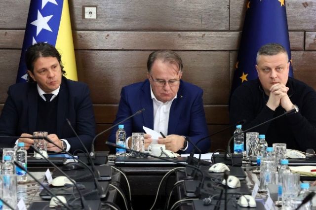 Članovi Vlade FBiH povećali naknade sebi i svojim savjetnicima, EVO I KOLIKO