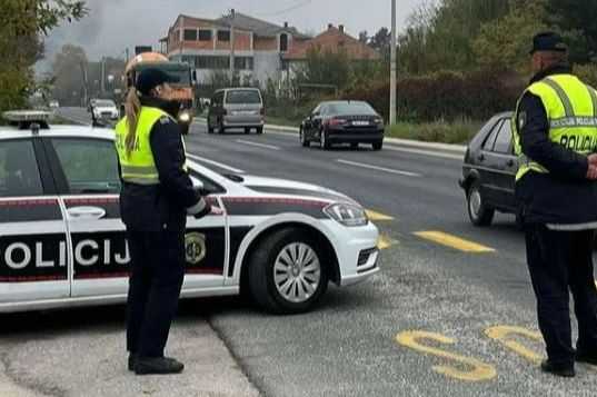 Teška nesreća na području općine Ilijaš: Tri osobe povrijeđene, saobraćaj obustavljen