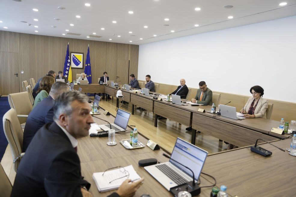 HDZ i SNSD preglasali Trojku: Usvojen Amidžićev prijedlog za rješavanje duga RS prema Viaductu