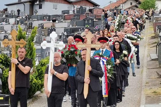 Sahranjen poslanik NSRS Srđan Todorović i članovi njegove porodice