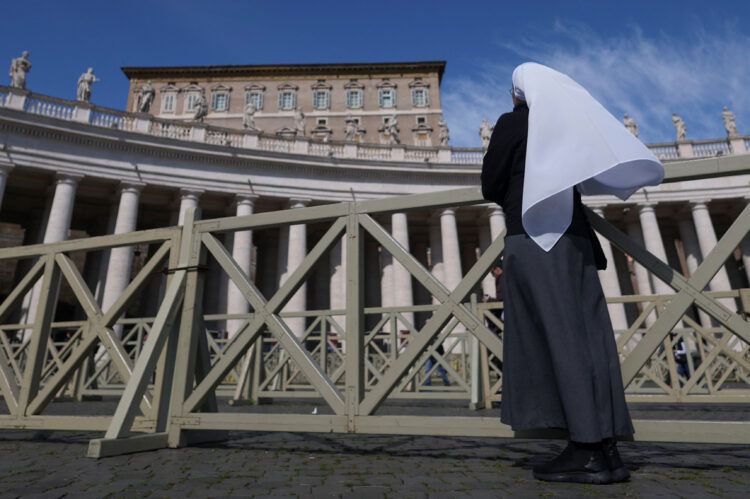 Desetine hiljada vjernika se očekuje u Vatikanu u narednim danima