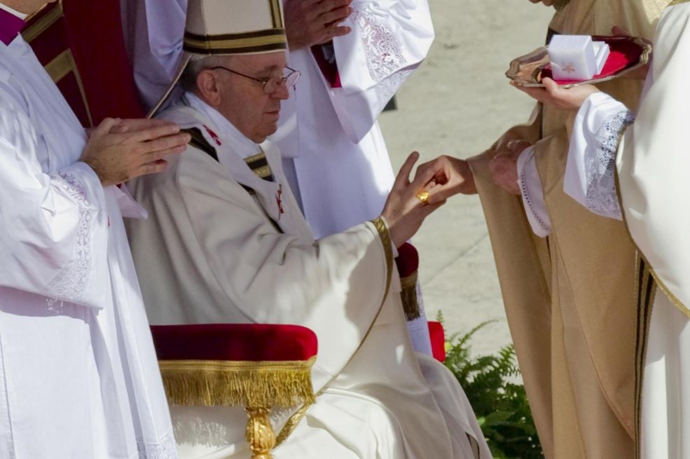 Zašto se prsten pape Franje mora uništiti nakon njegove smrti?