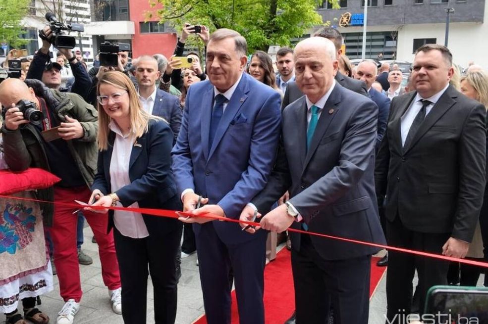 Dodik nastavlja sa službenim aktivnostima u Istočnom Sarajevu, pratilo ga obezbjeđenje