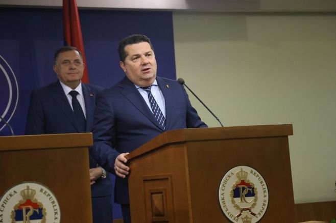 Skandalozna izjava Stevandića: Schmidt nama otima imovinu kao što je Fuhrer otimao Jevrejima (VIDEO)