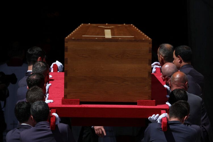 Oglasili se iz Vatikana o ukopu pape Franje