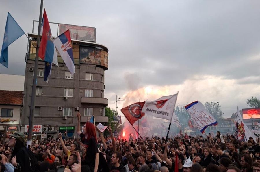 NOVE GLAVOBOLJE ZA VUČIĆA: Srednjoškolci idu do kraja -"Dosta je bilo lupanja u šerpe..."