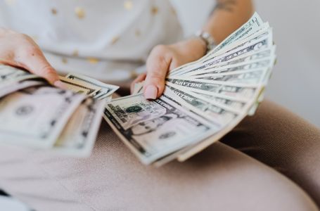 4 horoskopska znaka će dobiti velike pare do 3. maja, 1 znak treba da kupi srećku