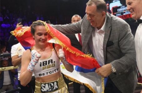NEČUVENO: Nakon bokserskog meča u Banjoj Luci, Milorad Dodik odmah utrčao u ring i uzeo...