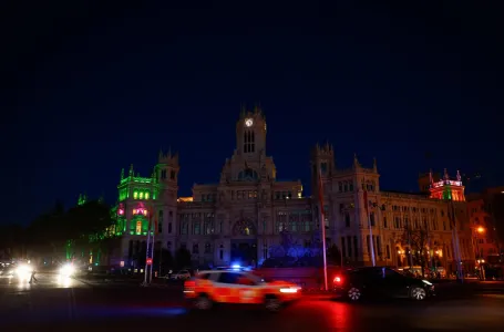 Proglašeno vanredno stanje u Španiji: Desetine hiljada policajaca raspoređeno na ulicama