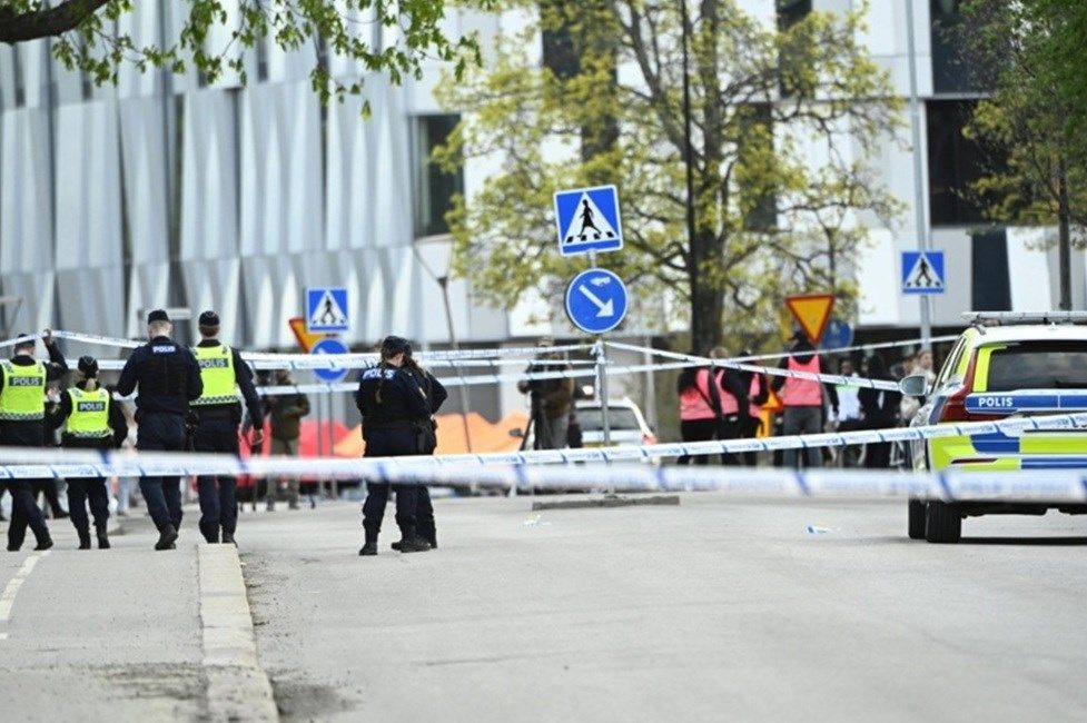 U Švedskoj dignuti helikopteri, policija ide od vrata do vrata