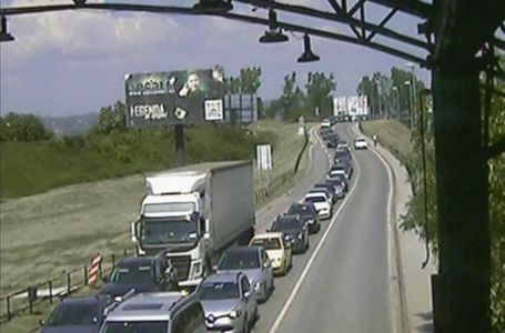 Duge kolone vozila prema jugu BiH, gužve se formirale od Bradine ka Konjicu