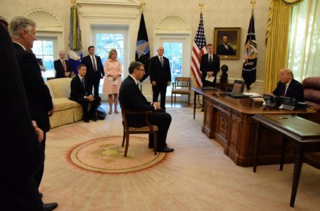 Studenti u blokadi postavili jedno pitanje poslije vijesti da je Vučiću pozlilo u Americi