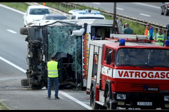Kćerka traži majku koja je bila u autobusu koji je učestvovao u jezivoj nesreći: Nema informacije