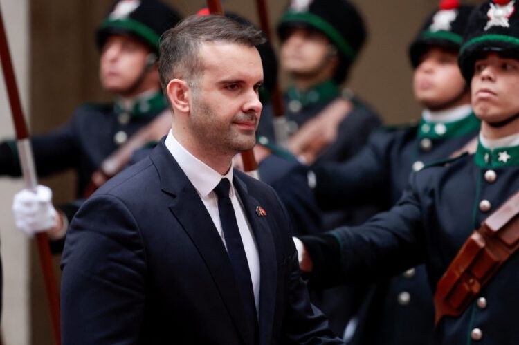 Crnogorski premijer se ogradio od izjave Joanikija o četničkom zločincu