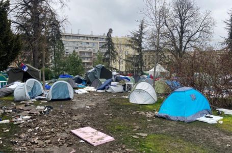 "Roditelji u panici zbog 'Ćacilenda' ispred Skupštine: Traže hitnu intervenciju!"
