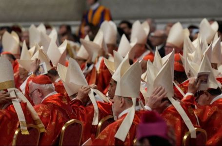 Vrata Sikstinske kapele zatvorena: Počele konklave za izbor novog poglavara Rimokatoličke crkve