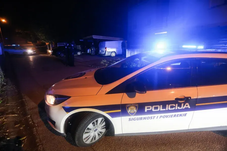 TEŠKA NESREĆA: Autom sletili u rijeku, troje mrtvih