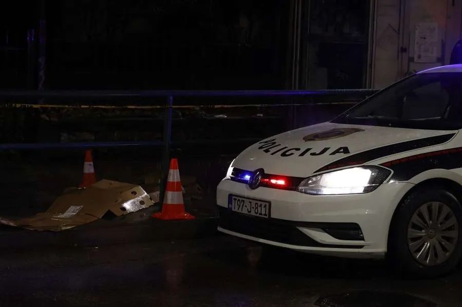 Saobraćajna nesreća na Ilidži: Automobil završio pored tramvajskih šina