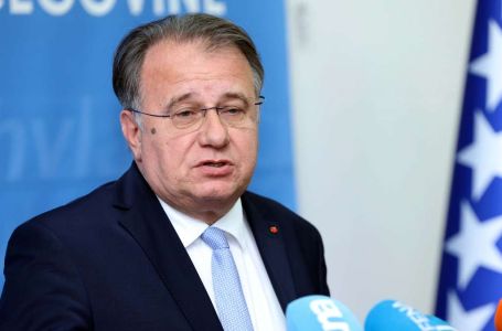 DRAMA DOSTIŽE VRHUNAC: Nermin Nikšić održao telefonsku sjednicu, nakon odlaska Šuhreta Fazlića...