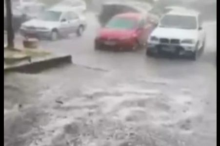 Zemljotres pa oluja: Nikšić pod vodom i ledom, jako nevrijeme pogodilo grad