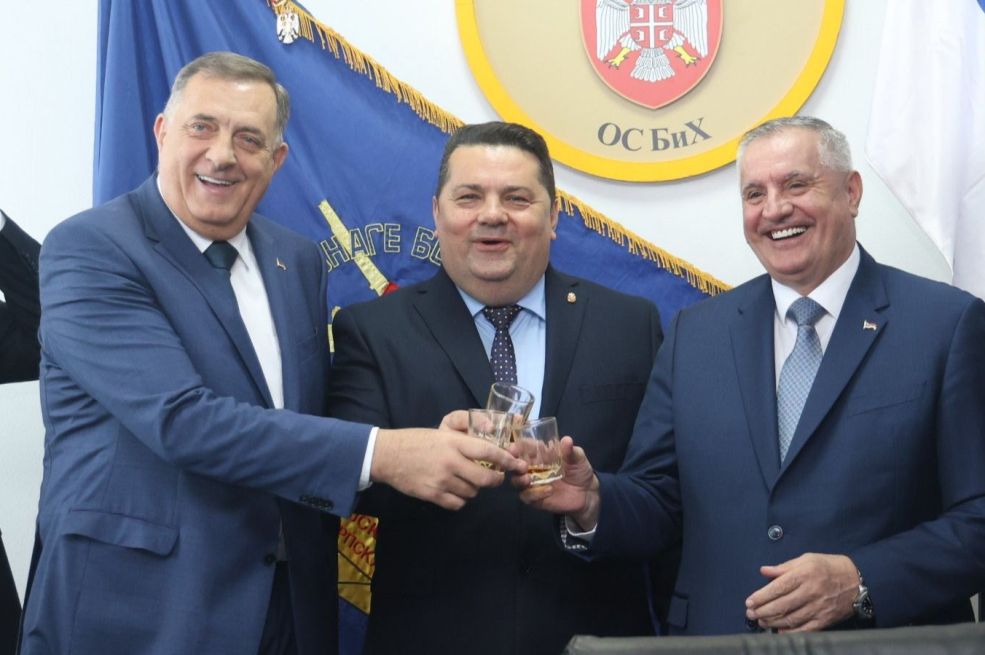 ŠTA ĆE SAD HELEZ REĆI: Dodik se oglasio nakon što je stigao u kasarnu Kozara